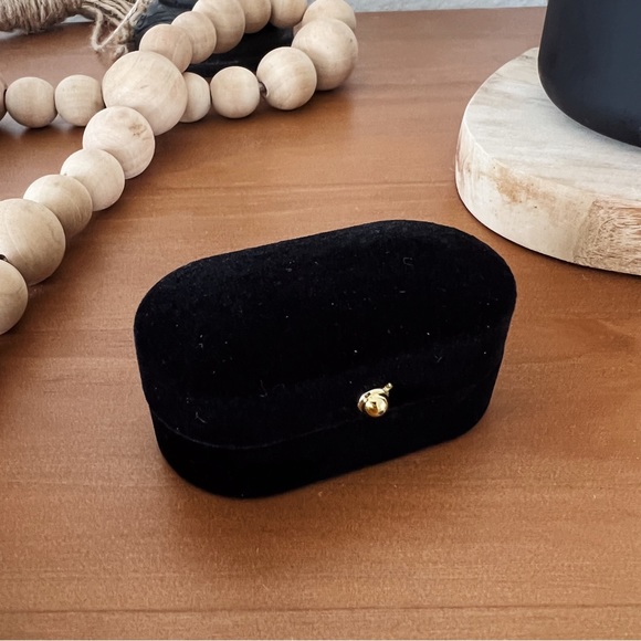 SIGNET RING SET & BOX (BLACK/GOLD) - Picture 7 of 7